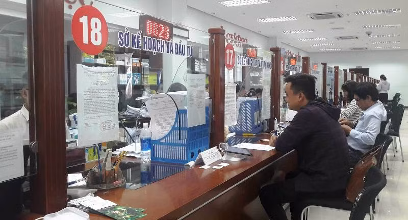 Nhiều học viên đề án 922 đang làm việc tại các khu vực công đã xin rút đề án vì nhiều nguyên nhân khác nhau. Ảnh: TT Nhiều học viên đề án 922 đang làm việc tại các khu vực công đã xin rút đề án vì nhiều nguyên nhân khác nhau. Ảnh: TT