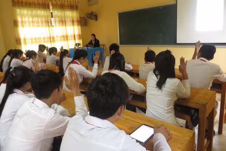 Lần đầu tiên học sinh Văn Lăng được tiếp cận với phương pháp học hiện đại với Classbook. Nguồn ảnh: EDC