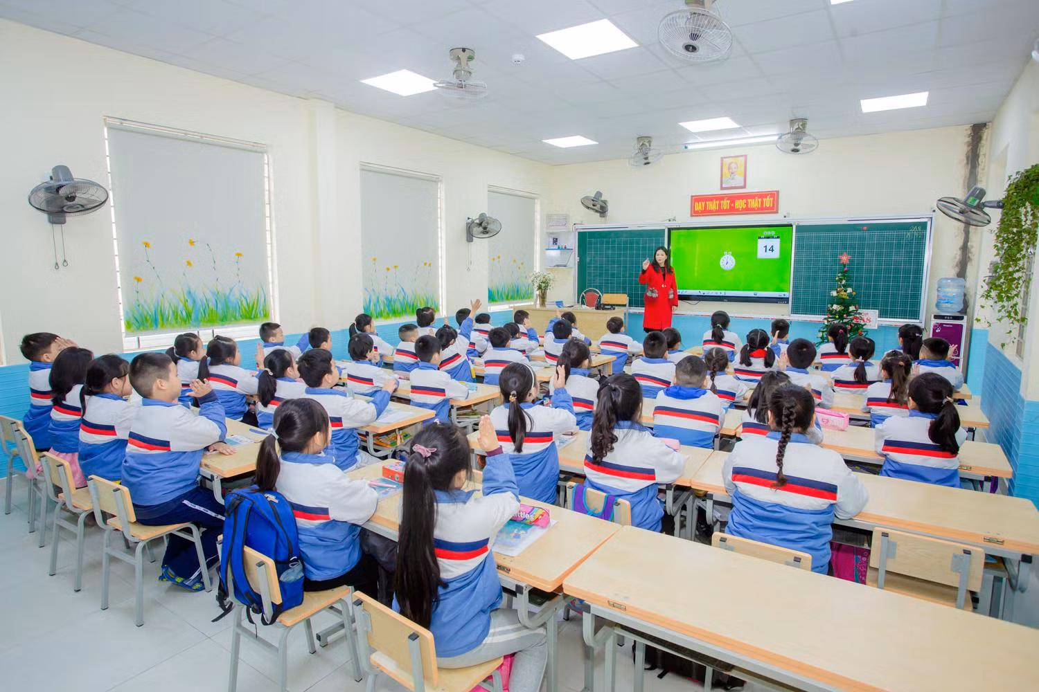 Hải Phòng đã xây dựng hệ thống cơ sở dữ liệu ngành giáo dục, là trọng tâm của công tác chuyển đổi số trong ngành giáo dục (Ảnh minh họa: Lã Tiến)
