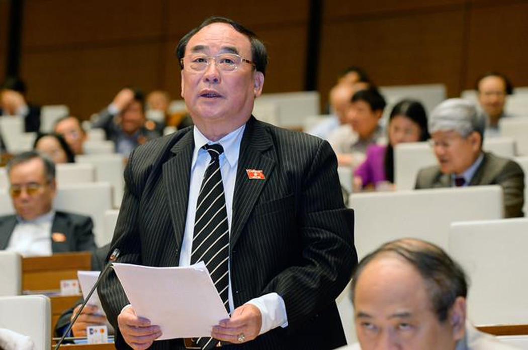 Ông Trần Ngọc Vinh: "Phụ huynh nào mà bảo không nhờ nâng điểm thi chỉ nhờ xem điểm hộ thôi nghe rất vô lý". Ảnh: Quochoi.vn