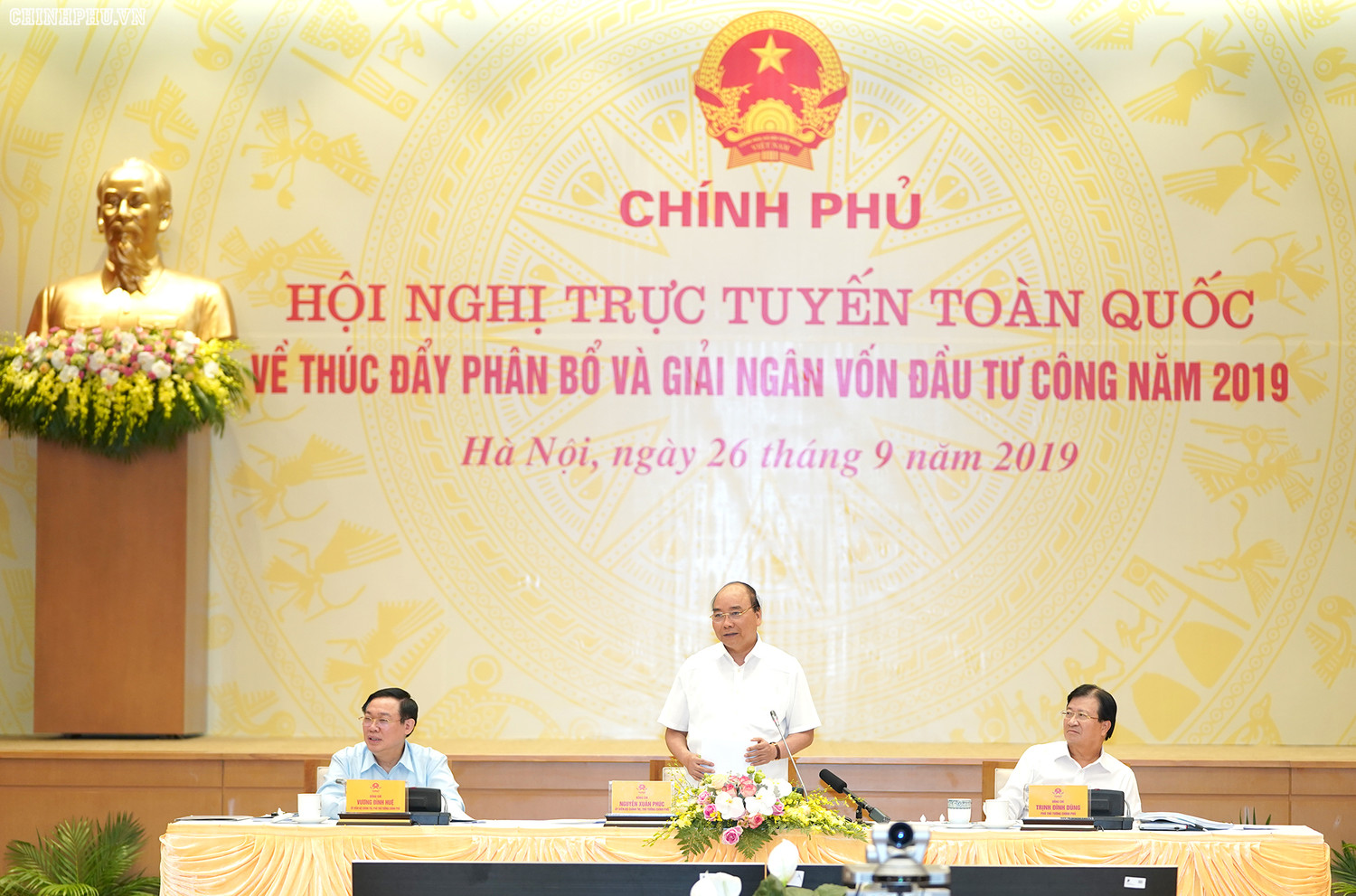 Thủ tướng chủ trì hội nghị. Ảnh: VGP
