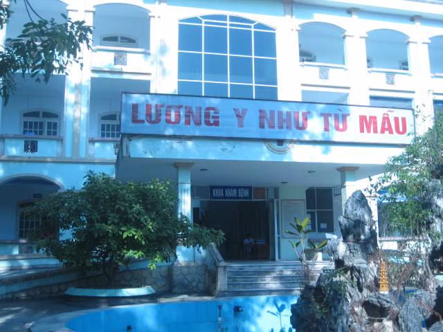Bệnh viện Đa khoa Tam Dương - nơi nạn nhân Nguyễn Thị Thảo cắt amidan dẫn đến nguy kịch rồi tử vong Bệnh viện Đa khoa Tam Dương - nơi nạn nhân Nguyễn Thị Thảo cắt amidan dẫn đến nguy kịch rồi tử vong