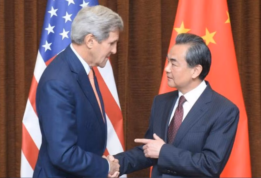 Ngoại trưởng Mỹ John Kerry vừa có chuyến thăm ngắn tới Trung Quốc
