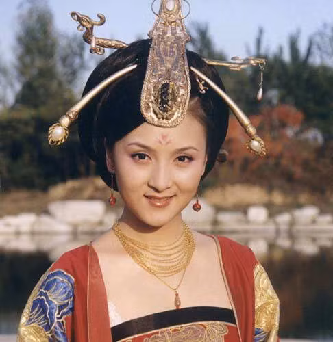 Thái Bình công chúa trong "Địch Nhân Kiệt phong tỏa biên quan" do Lạc Gia Đồng thủ vai. Thái Bình công chúa trong "Địch Nhân Kiệt phong tỏa biên quan" do Lạc Gia Đồng thủ vai.