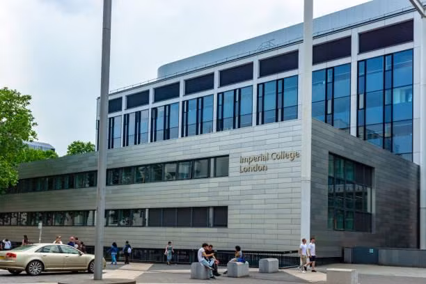 Đại học Hoàng gia London giữ vị trí thứ ba trong bảng xếp hạng. Ảnh: iStock. Đại học Hoàng gia London giữ vị trí thứ ba trong bảng xếp hạng. Ảnh: iStock.