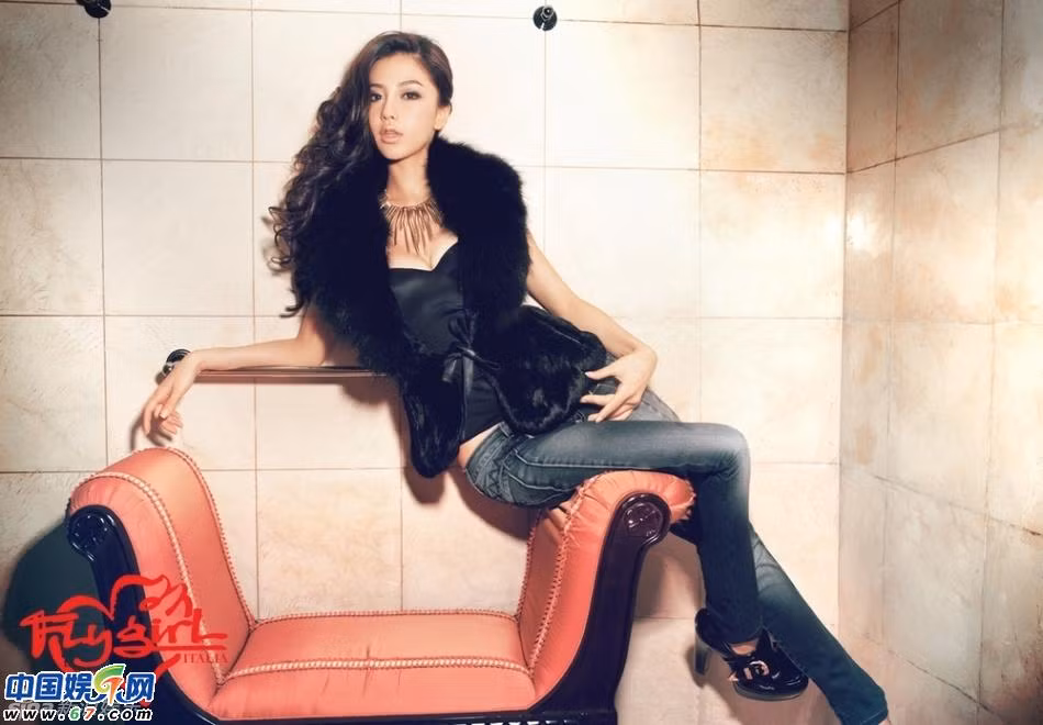 Sở hữu gương mặt xinh xắn cùng thân hình gợi cảm, Angelababy hiện là một trong những sao trẻ “hot” nhất màn ảnh Hoa ngữ.