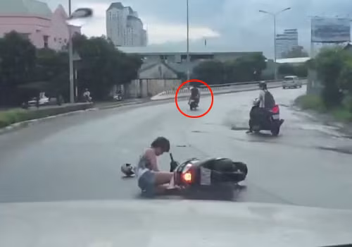 Tình trạng cướp giật lộng hành trên đường phố. Ảnh chụp từ video của bạn đọc SBG 345