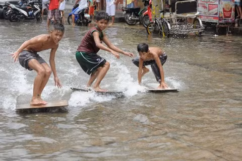 Lướt sóng mà không cần ra biển. Lướt sóng mà không cần ra biển.