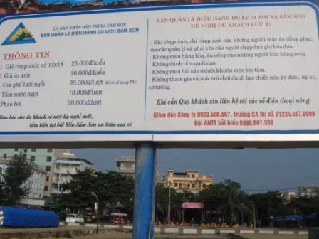 Không chỉ giờ tắm được quy định, giá một số dịch vụ cũng được công khai, chắc hẳn để xóa bớt tiếng xấu chặt chém bấy lâu nay của Sầm Sơn. Nhưng từ văn bản đến cuộc sống bao giờ cũng có khoảng cách. Không chỉ giờ tắm được quy định, giá một số dịch vụ cũng được công khai, chắc hẳn để xóa bớt tiếng xấu chặt chém bấy lâu nay của Sầm Sơn. Nhưng từ văn bản đến cuộc sống bao giờ cũng có khoảng cách.