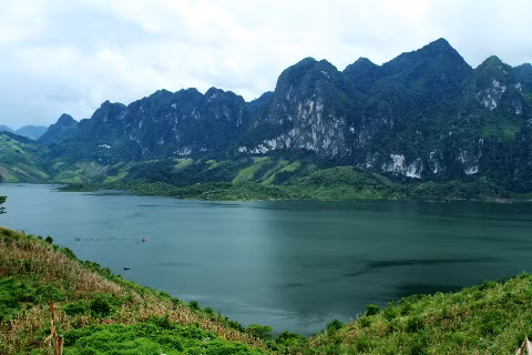 Một góc hồ.