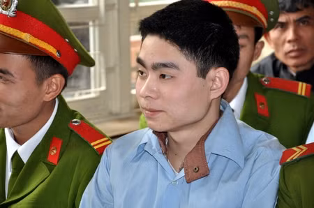Một thái độ bình thản đến lạnh người! Một thái độ bình thản đến lạnh người!