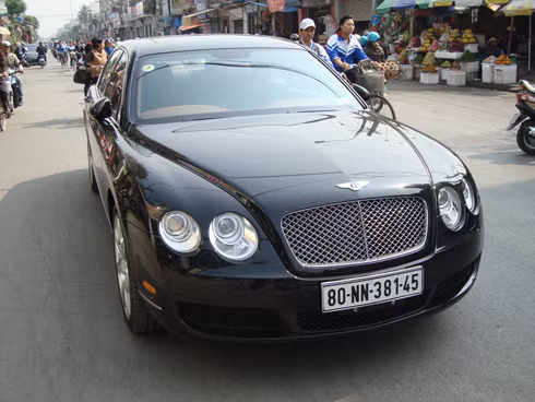 Bentley Continental Flying Spur. Ảnh: Oto.topp1