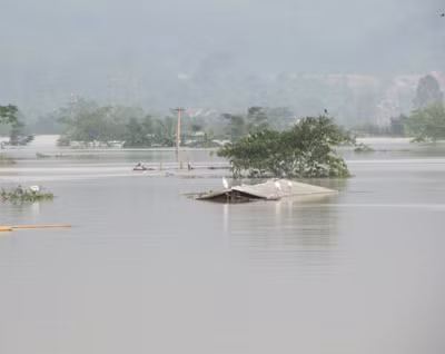 Hàng trăm nhà dân ở xã Xuân Lam, Nghi Xuân bị ngập... Hàng trăm nhà dân ở xã Xuân Lam, Nghi Xuân bị ngập...