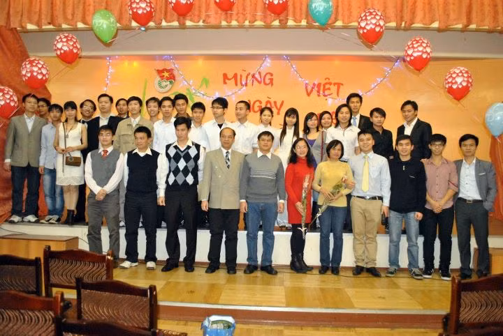 Chương trình đặc biệt mừng ngày nhà giáo của SV Việt tại Nga ảnh 4