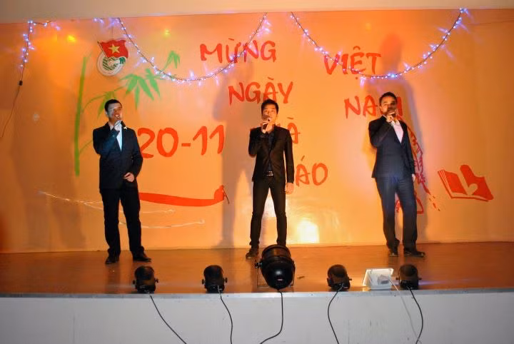 Chương trình đặc biệt mừng ngày nhà giáo của SV Việt tại Nga ảnh 7