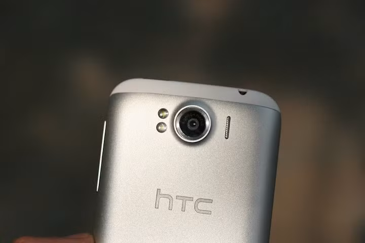 Camera trước của máy đã "thoát" khỏi phân giải VGA và đạt 1.3 MPx trong khi Camera sau của máy có phân giải 8MPx. Tuy nhiên theo thông tin của chúng tôi thu thập được, Camera của Sensation XL sử dụng Camera có khẩu 2.2 và cảm biến chất lượng cao hơn cho chất lượng hình ảnh tốt hơn đặc biệt là ảnh chụp trong điều kiện thiếu sáng. Camera trước của máy đã "thoát" khỏi phân giải VGA và đạt 1.3 MPx trong khi Camera sau của máy có phân giải 8MPx. Tuy nhiên theo thông tin của chúng tôi thu thập được, Camera của Sensation XL sử dụng Camera có khẩu 2.2 và cảm biến chất lượng cao hơn cho chất lượng hình ảnh tốt hơn đặc biệt là ảnh chụp trong điều kiện thiếu sáng.