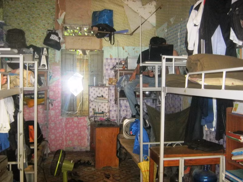 “Khu ổ chuột” trong kí túc xá HV Báo chí và Tuyên truyền ảnh 2