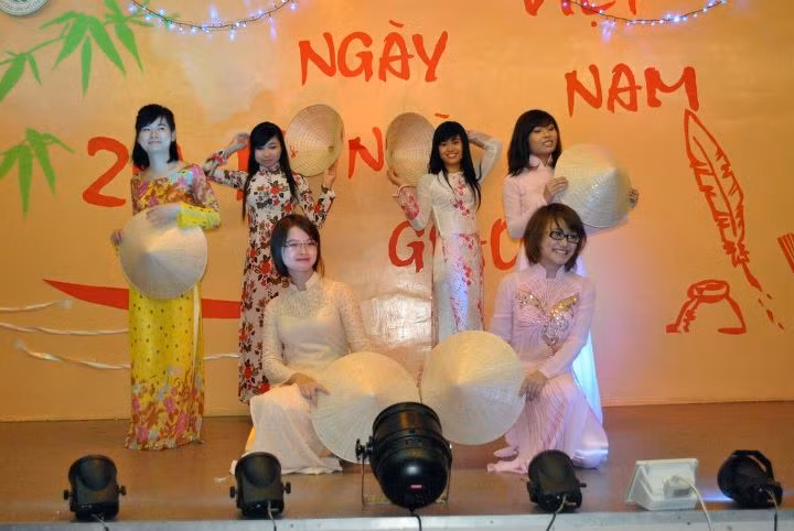 Chương trình đặc biệt mừng ngày nhà giáo của SV Việt tại Nga ảnh 5