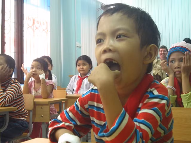 Cậu bé lém lỉnh nhất của lớp học Hy vọng ảnh 1