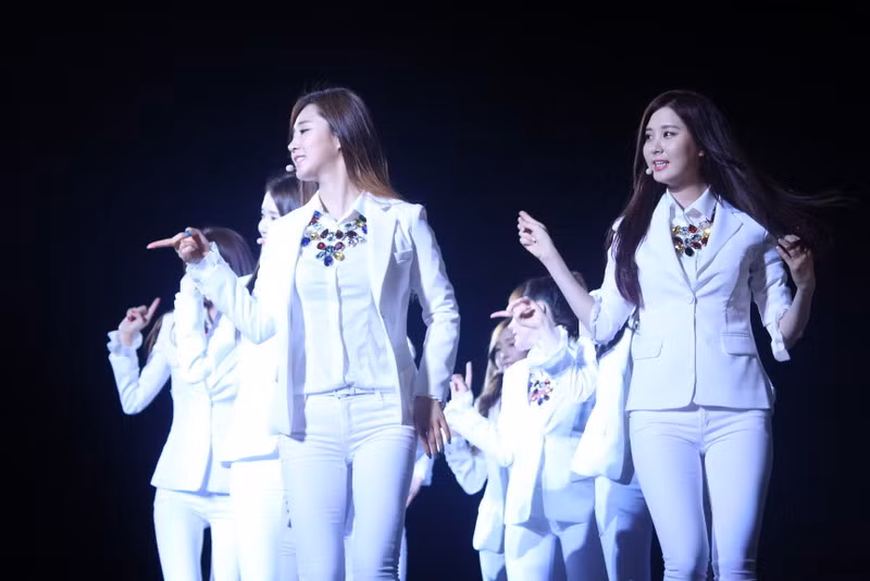 Tiết mục cuối cùng "The Boys" khép lại toàn bộ đại nhạc hội HEC Korea Festival 2014 trong sự tiếc nuối của khán giả Việt. Hơn 2 tiếng đồng hồ dường như vẫn chưa đủ đã bởi sự cuồng nhiệt và sự nhiệt tình của các nhóm nhạc Hàn.