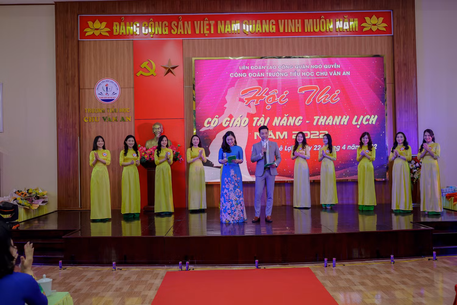 Các cô giáo tham gia vòng chung kết hội thi "Cô giáo tài năng- thanh lịch (Ảnh: LT)