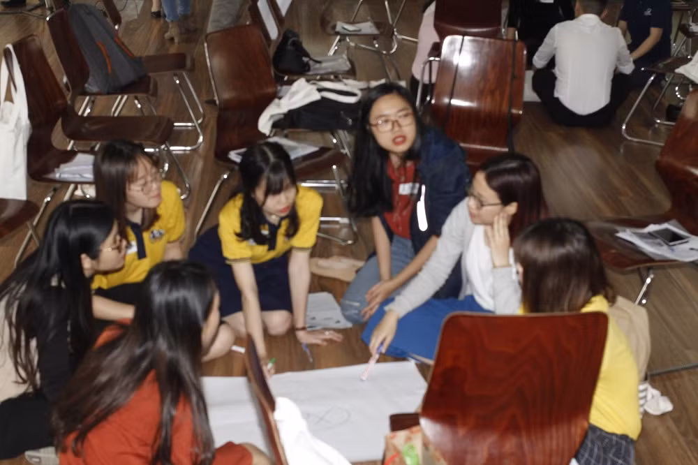Buổi tập huấn diễn ra trong không khí tranh luận sôi nỗi (ảnh Trinh Phúc).