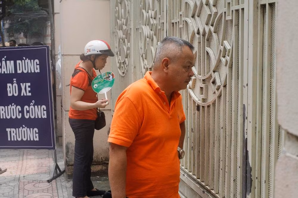 Đề hôm nay khó không nhỉ, dù sao bố mẹ, ông bà vẫn luôn ở bên con (ảnh Trinh Phúc).