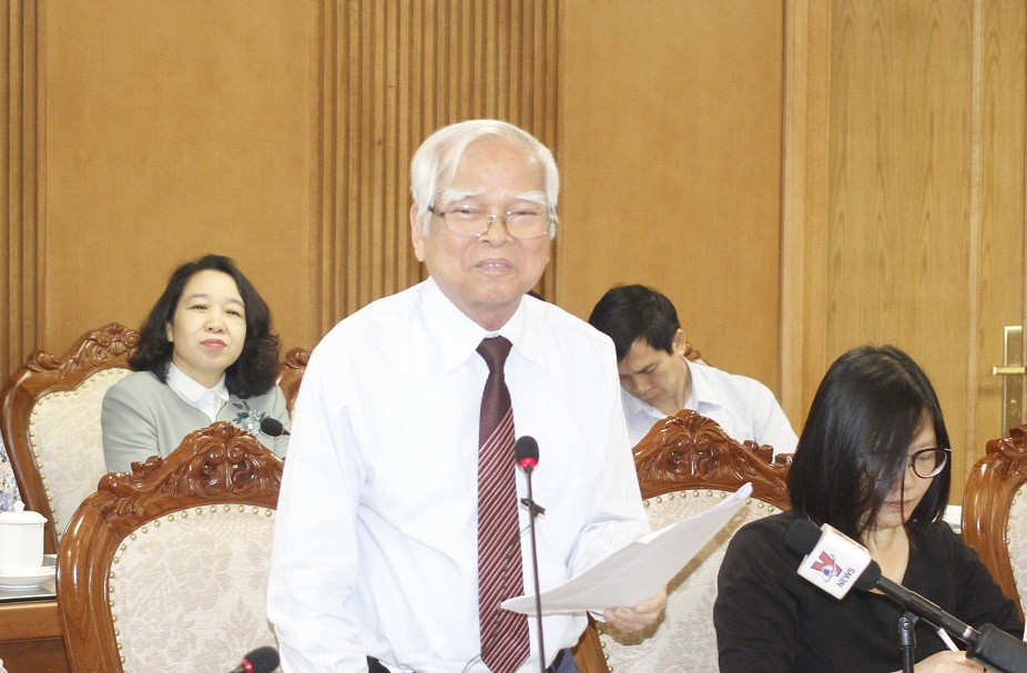 Giáo viên phải phấn đấu thành một nhà giáo dục, đừng vì dạy giỏi