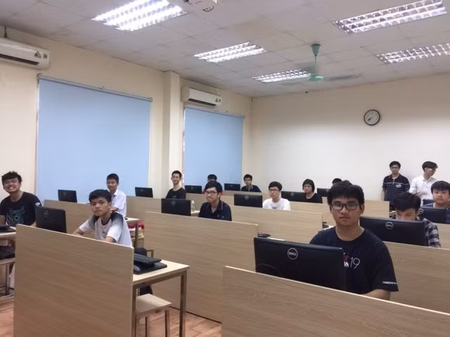 Năm nay, Việt Nam có 7/7 thí sinh tham gia xét giải đều đoạt Huy chương Bạc (ảnh truyền thông Bộ Giáo dục và Đào tạo). Năm nay, Việt Nam có 7/7 thí sinh tham gia xét giải đều đoạt Huy chương Bạc (ảnh truyền thông Bộ Giáo dục và Đào tạo).