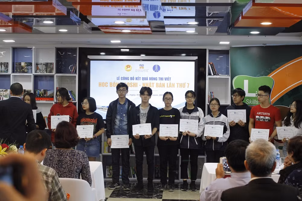 Qua cuộc thi này, trường Đại học Quốc tế Thái Bình Dương sẽ có được nhiều sinh viên ưu tú cho trường (ảnh Trinh Phúc) Qua cuộc thi này, trường Đại học Quốc tế Thái Bình Dương sẽ có được nhiều sinh viên ưu tú cho trường (ảnh Trinh Phúc)