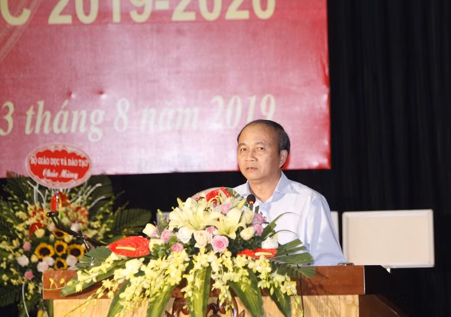 Ông Nguyễn Văn Trì cho rằng, giáo dục và đào tạo là vấn đề quan trọng của tỉnh Vĩnh Phúc, tỉnh muốn phát triển được thì phải bắt đầu từ giáo dục (ảnh Trinh Phúc). Ông Nguyễn Văn Trì cho rằng, giáo dục và đào tạo là vấn đề quan trọng của tỉnh Vĩnh Phúc, tỉnh muốn phát triển được thì phải bắt đầu từ giáo dục (ảnh Trinh Phúc).