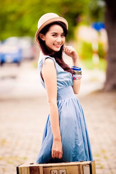 Cô chia sẻ về hướng đi sắp tới: “Song song với việc cố gắng lấy xong tấm bằng ở Singapore, tôi muốn tập trung hết sức cho phim ảnh. Nhưng tôi không muốn chạy sô đóng phim chỉ để chăm chăm kiếm tiền mà làm sao để giữ được chất của mình, không làm khán giả cảm thấy nhàm chán.” (Theo VnE)