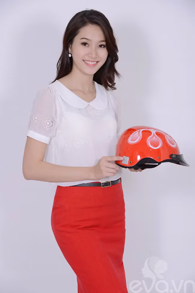 Hoa hậu Việt Nam 2012 Đặng Thu Thảo vừa được Ủy ban An toàn giao thông quốc gia mời làm đại sứ thiện chí cho chiến dịch tuyên truyền Ngày thế giới tưởng niệm các nạn nhân tử vong vì tai nạn giao thông. Hoa hậu Việt Nam 2012 Đặng Thu Thảo vừa được Ủy ban An toàn giao thông quốc gia mời làm đại sứ thiện chí cho chiến dịch tuyên truyền Ngày thế giới tưởng niệm các nạn nhân tử vong vì tai nạn giao thông.