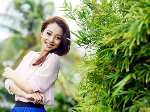 Đã có nhiều câu hỏi phỏng vấn người đẹp về cách giữ gìn nhan sắc nhưng cô hầu như lần nào cũng chỉ trả lời: “Tôi không có bí quyết hay kinh nghiệm gì đặc biệt mà luôn chọn cho mình lối sống đơn giản mà khoẻ khoắn".