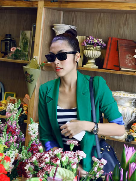 Những chiếc kính này có giá khá mềm, từ 150 - 200 USD (khoảng 3,1 - 4,2 triệu đồng).