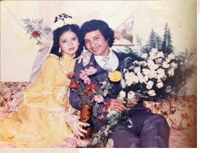 Mối tình đầu và cũng là mối tình dài theo năm tháng với Ngọc Huyền. Mối tình đầu và cũng là mối tình dài theo năm tháng với Ngọc Huyền.
