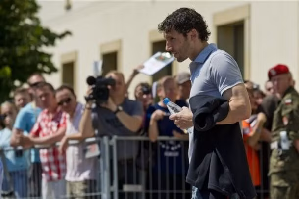 Lão tướng Mark van Bommel, con rể của HLV Bert van Marvijk