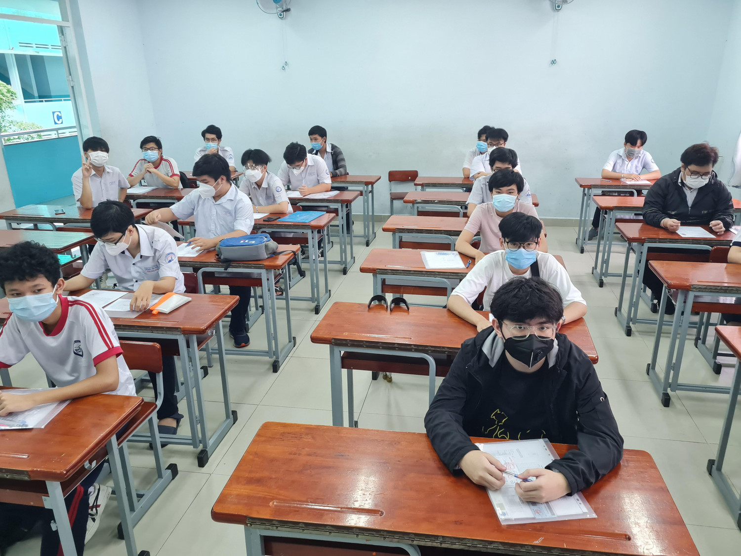 Thí sinh P. tại điểm thi Đoàn Thị Điểm, quận 3 chiều ngày 6/7 (ảnh: P.L)