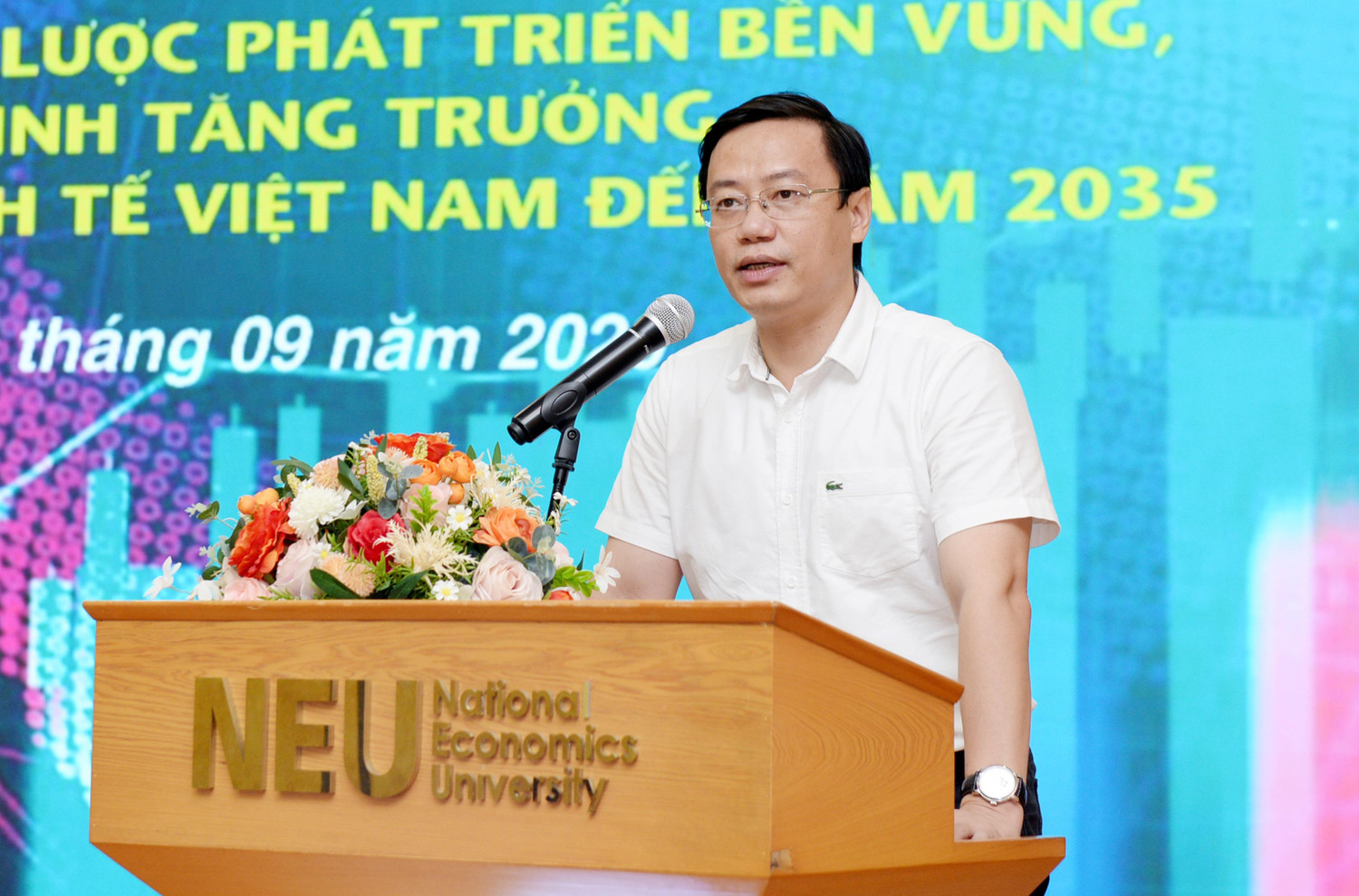Phó giáo sư Bùi Đức Thọ - Chủ tịch Hội đồng trường, Trường Đại học Kinh tế Quốc dân (ảnh: NVCC) Phó giáo sư Bùi Đức Thọ - Chủ tịch Hội đồng trường, Trường Đại học Kinh tế Quốc dân (ảnh: NVCC)