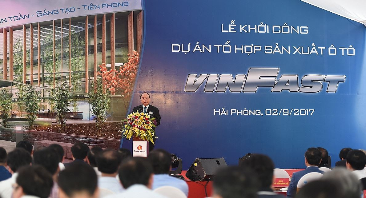 Thủ tướng Nguyễn Xuân Phúc dự lễ khởi công Dự án Tổ hợp sản xuất ô tô VINFAST tại khu kinh tế Đình Vũ – Cát Hải (Hải Phòng). VINFAST sẽ trở thành thương hiệu sản xuất ô tô hàng đầu Đông Nam Á. Ảnh: giaoduc.net.vn