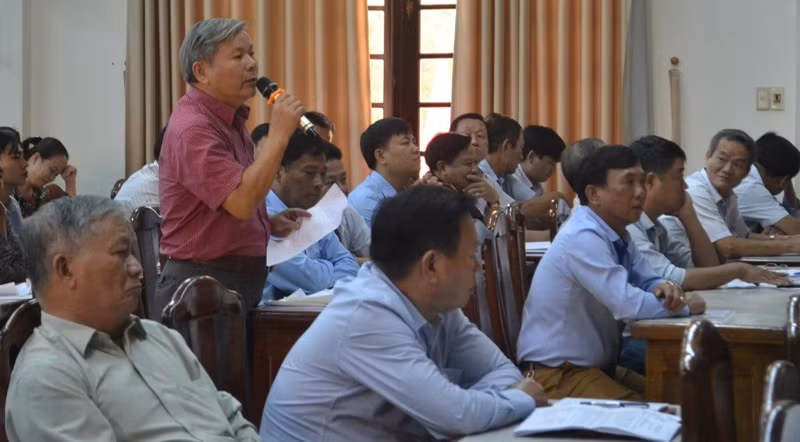 Cử tri Lê Chí Bảy kiến nghị chống tham nhũng phải thu hồi tài sản, không để "hy sinh đời bố, củng cố đời con". Ảnh: TT