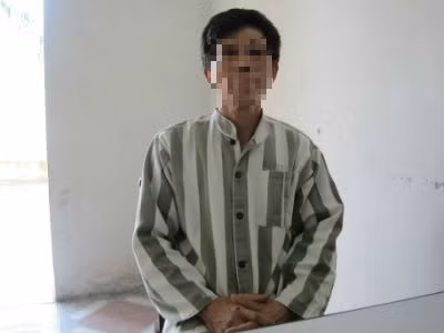 Phạm Quốc Hào đã cưỡng hiếp chính ba đứa con gái của mình. Bị bắt vào tù nhưng hắn vẫn luôn cho rằng hắn bị vợ con cho vào bẫy. Hắn luôn ngụy biện rằng cha con chỉ âu yếm, vuốt ve nhau. Tội ác của hắn đã bị pháp luật xử lý. Nhưng hình như hắn không hề ăn năn hối cải, và với hắn, hắn luôn tự hào về thành tích tán gái của mình. Cảm giác tội lỗi với những đứa con hình như chưa bao giờ tồn tại đối với người cha đồi bại này. Ảnh: Đối tượng Phạm Quốc Hào.