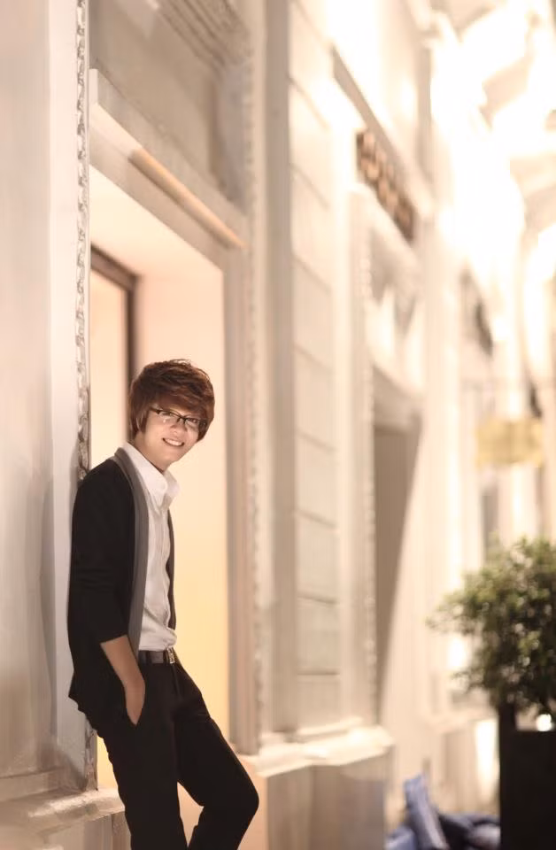 Bạn Donghae lên tiếng bảo vệ thần tượng của mình: "Đẹp trai chỉ là một phần. Hâm mộ Bùi Anh Tuấn vì giọng ca của anh ấy chứ đâu phải vì em "mê trai" ".