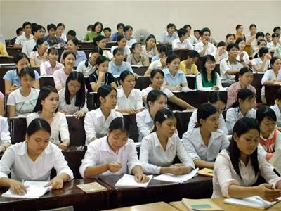 Các bạn sinh viên là con em công chức có thêm nhiều thuận lợi trong thi tuyển vào công chức?