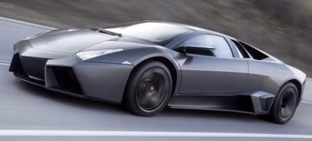 Giá 1,6 triệu USD là Reventon. Chỉ mất 3,3 giây để tăng tốc từ 0 lên 97km/h và đạt tốc độ cực đại 340km/h. Chỉ có 20 chiếc xuất xưởng, nên thuộc loại “hàng hiếm” và là món đầu tư tiềm năng.
