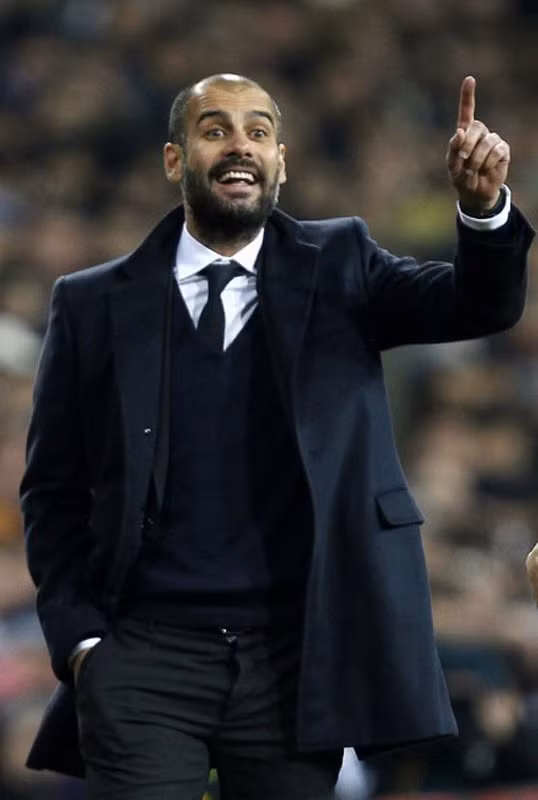 Pep Guardiola một lần nữa chiến thắng “Người đặc biệt” trong một trận cầu đặc biệt