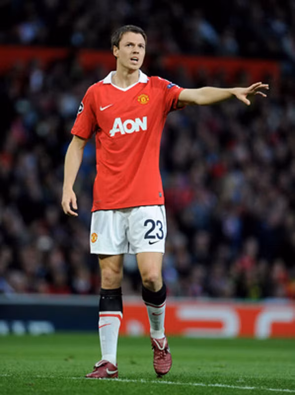 3. Jonny Evans: mắc những sai lầm cố hữu mỗi lần được trao cơ hội đá chính, tỏ ra yếu tâm lý trong những trận đấu lớn, đơn giản Old Trafford không phải là nơi của Evans 3. Jonny Evans: mắc những sai lầm cố hữu mỗi lần được trao cơ hội đá chính, tỏ ra yếu tâm lý trong những trận đấu lớn, đơn giản Old Trafford không phải là nơi của Evans