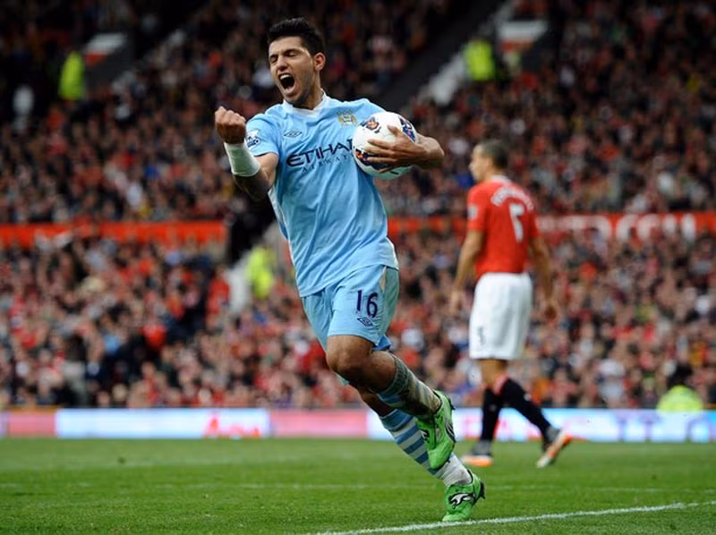Aguero ghi bàn thứ 3 cho Man xanh