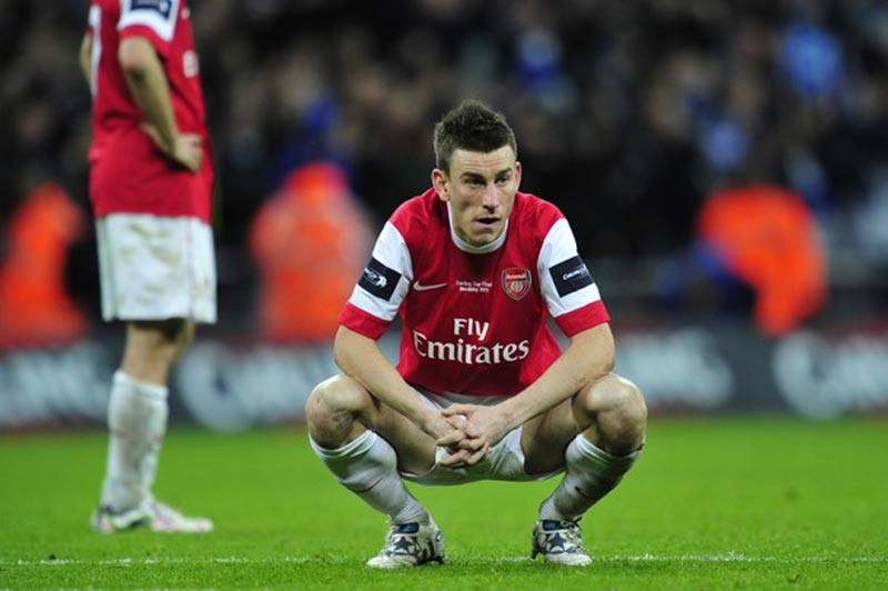 Carling Cup = Cúp... trẻ con: Wenger luôn luôn sai lầm trong lựa chọn đội hình ở các trận chung kết. Kết quả là Arsenal thua Birmingham năm 2011, và thua Chelsea năm 2007