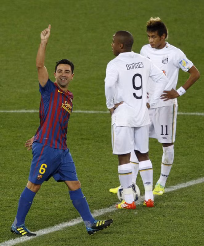7 phút sau, mặt Neymar còn sầu hơn khi đích thân Xavi lập công
